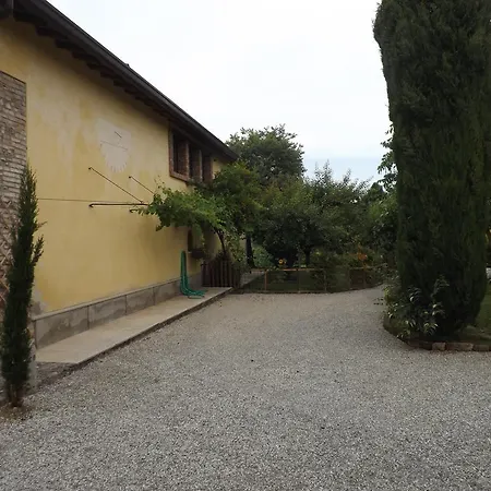 Ai Tre Confini Bed & Breakfast 3*