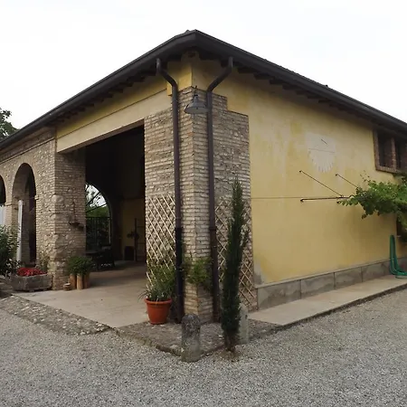 Ai Tre Confini Bed & Breakfast Monzambano